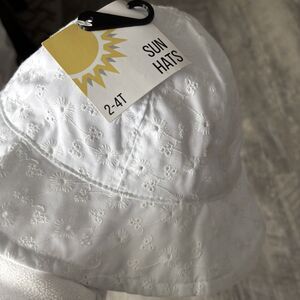 Toddler Sun Hat Summer Beach Hat with Strap Outdoor White Eyelet Bucket Hat 2-4T